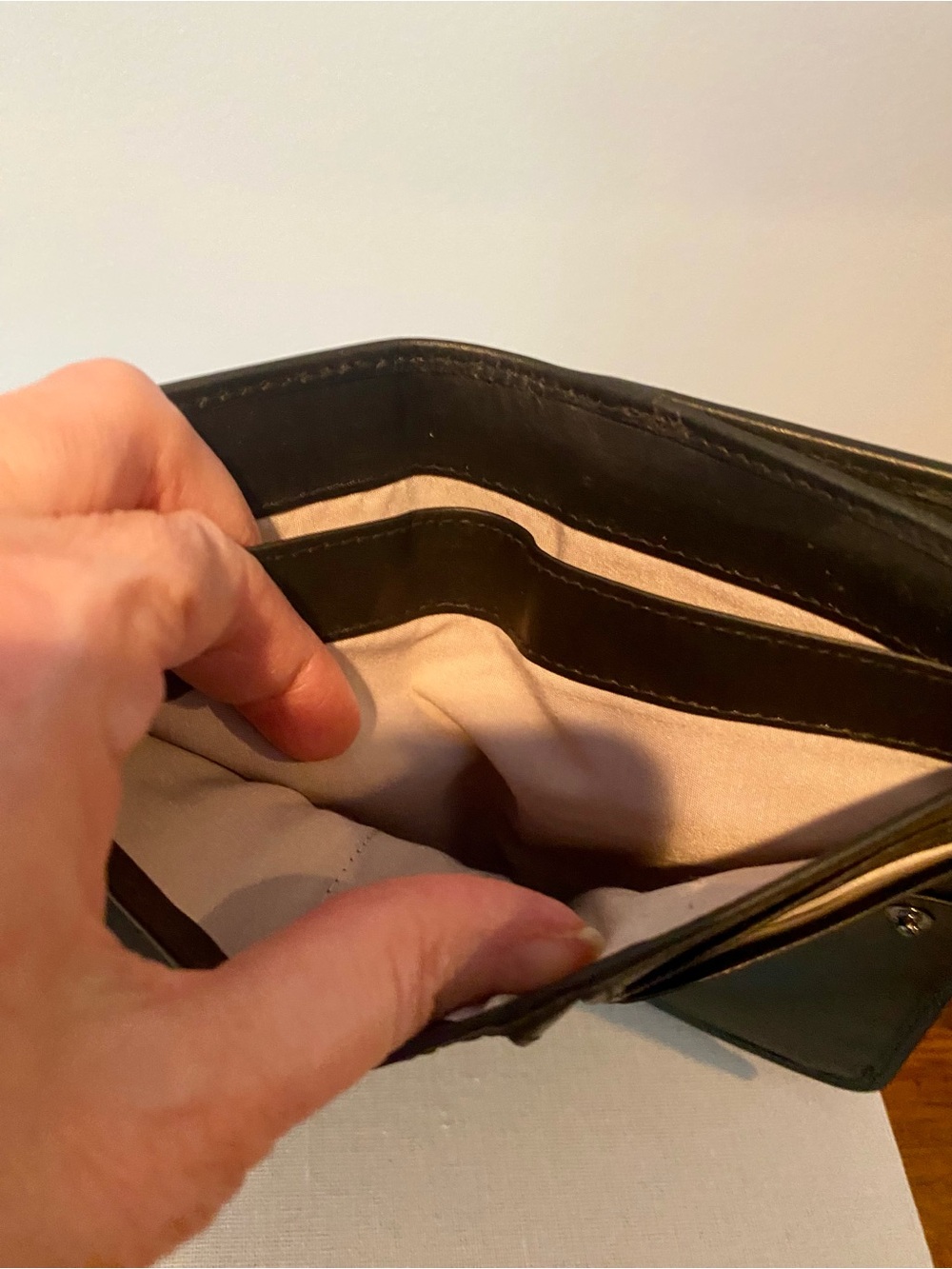 Radley of London Wallet with Scottie Dog Accent - Picture 6 of 8